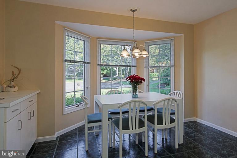 1607 Blue Meadow Road Potomac, MD 20854 - Photo 19 of 30 Kitchen