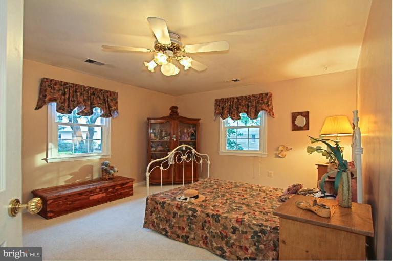 1607 Blue Meadow Road Potomac, MD 20854 - Photo 26 of 30 Bedroom