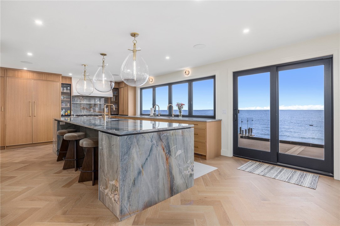 41 Atlantic Avenue Westerly, RI 02891 - Photo 18 of 50