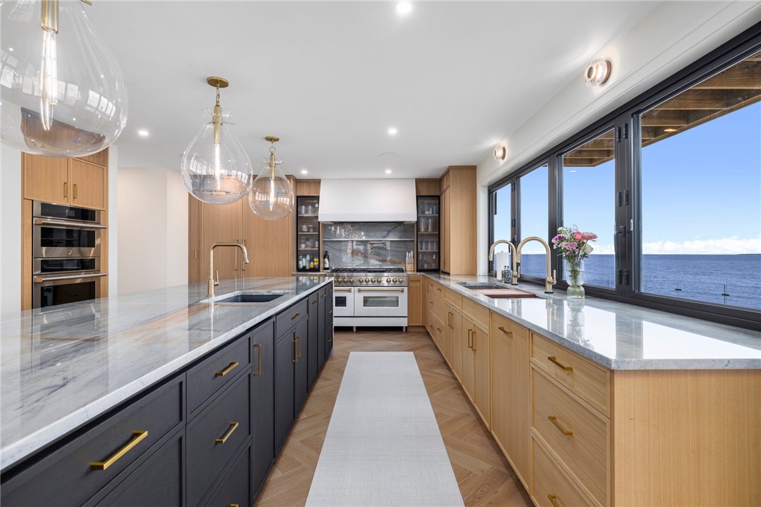 41 Atlantic Avenue Westerly, RI 02891 - Photo 19 of 50