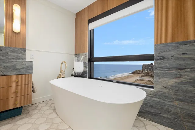 $25,000 | 41 Atlantic Avenue, Westerly, RI 02891