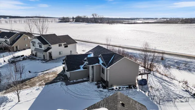 $374,900 | 1663 Hidden Trail, Mayer, MN 55360