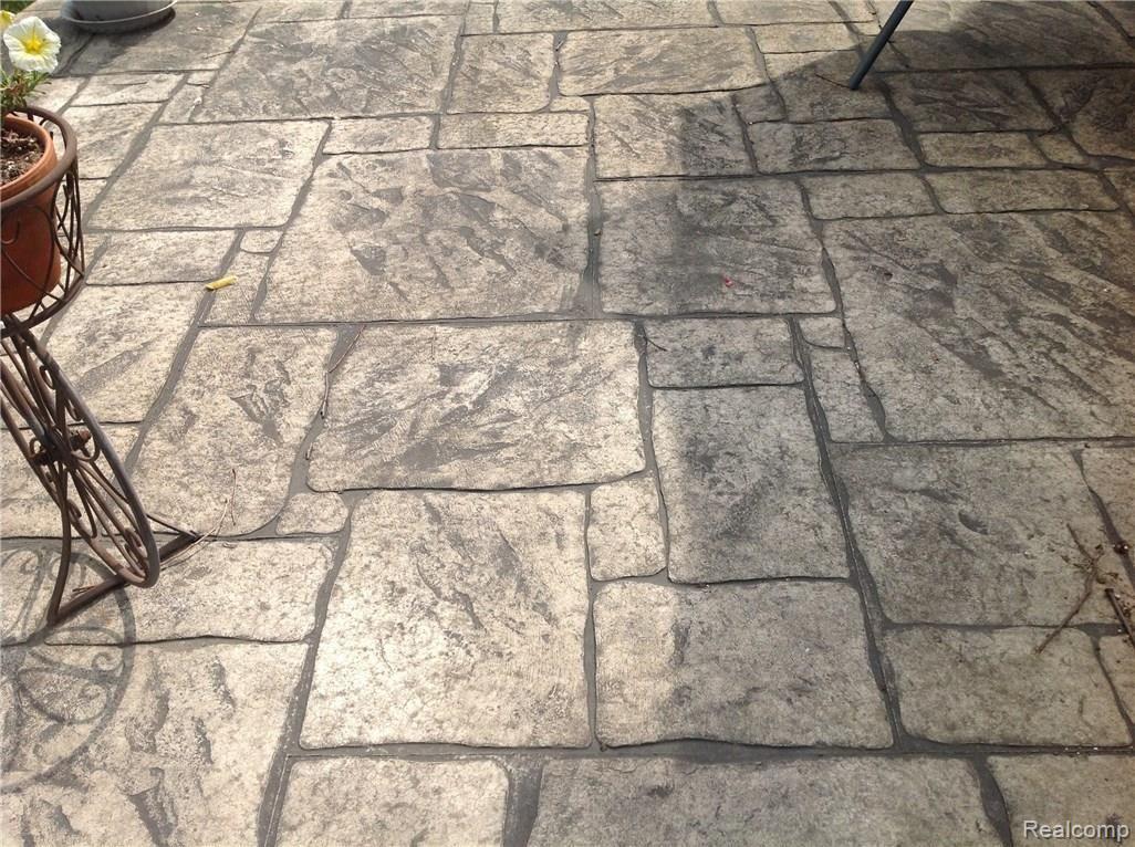 2136 Warrington Road Rochester, MI 48307 - Photo 7 of 10 IMG_3340.JPG