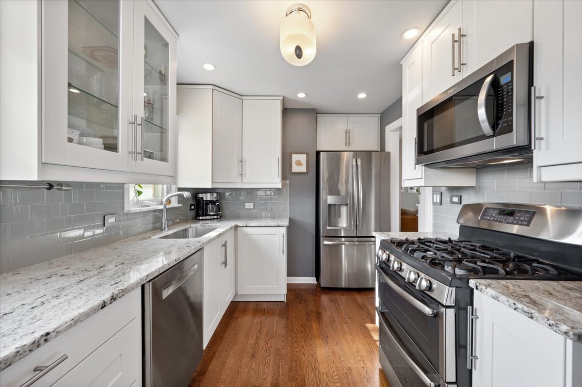 7457 West Ardmore Avenue Chicago, IL 60631 - Photo 11 of 32