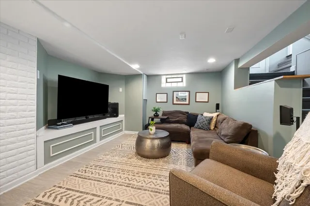 $500,000 | 7457 West Ardmore Avenue, Chicago, IL 60631