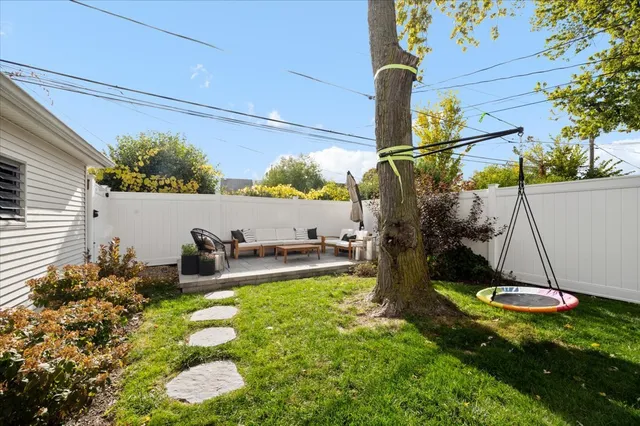 $500,000 | 7457 West Ardmore Avenue, Chicago, IL 60631