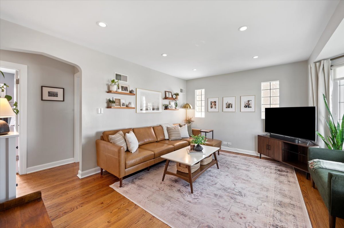 7457 West Ardmore Avenue Chicago, IL 60631 - Photo 4 of 32