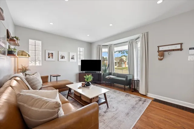 $500,000 | 7457 West Ardmore Avenue, Chicago, IL 60631