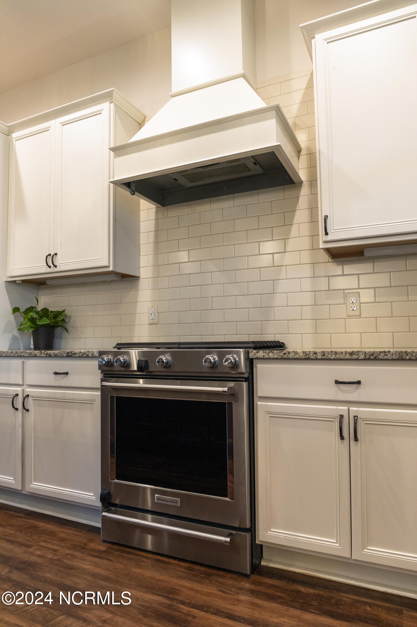 179 Gus Horne Road Holly Ridge, NC 28445 - Photo 15 of 54 range and hood