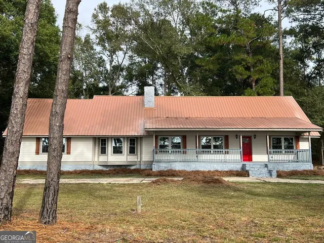 $299,900 | 1435 East Lake Drive, Screven, GA 31560