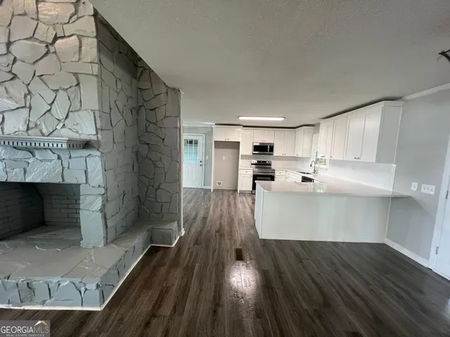 $299,900 | 1435 East Lake Drive, Screven, GA 31560