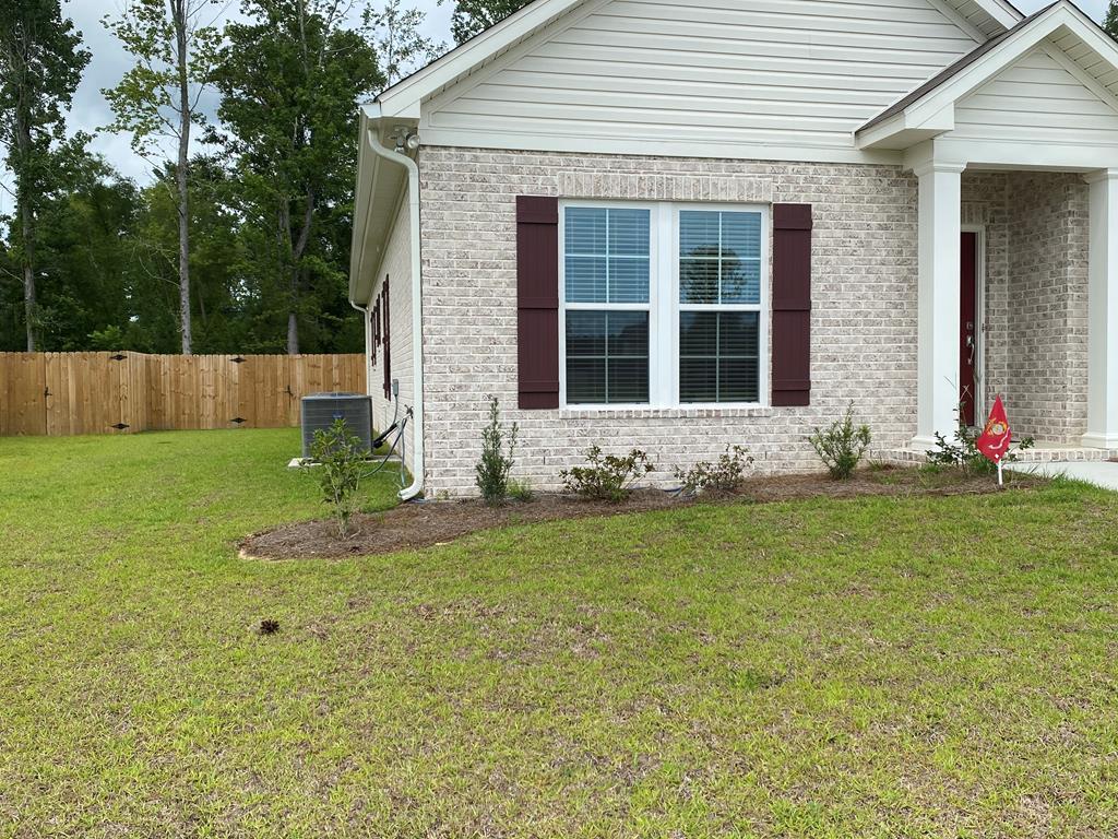 605 Cotton Ridge Lane Dothan, AL 36301 - Photo 2 of 42 Side yard