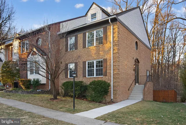 $750,000 | 6024 Knights Ridge Way, Alexandria, VA 22310