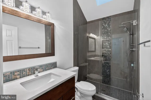 $750,000 | 6024 Knights Ridge Way, Alexandria, VA 22310