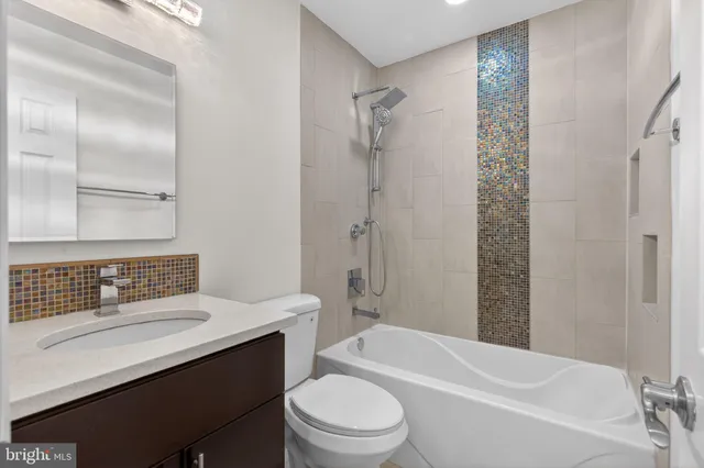 $750,000 | 6024 Knights Ridge Way, Alexandria, VA 22310