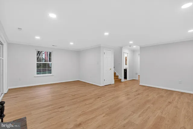 $750,000 | 6024 Knights Ridge Way, Alexandria, VA 22310