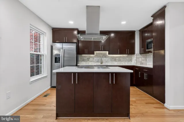 $750,000 | 6024 Knights Ridge Way, Alexandria, VA 22310