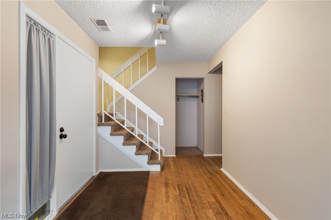 949 Hampton Ridge Drive Akron, OH 44313 - Photo 5 of 35 Gallery Image 5