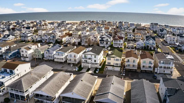 a view of city view and mountain view