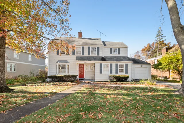 $319,000 | 802 Argyle Avenue, Flossmoor, IL 60422