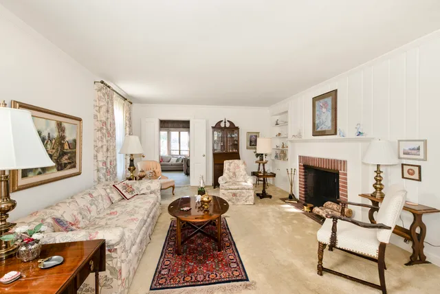 $319,000 | 802 Argyle Avenue, Flossmoor, IL 60422