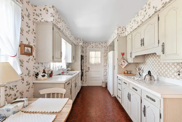 $319,000 | 802 Argyle Avenue, Flossmoor, IL 60422