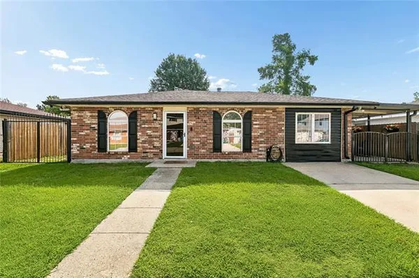 $220,000 | 2413 Bobwhite Drive, St. Bernard, LA 70085