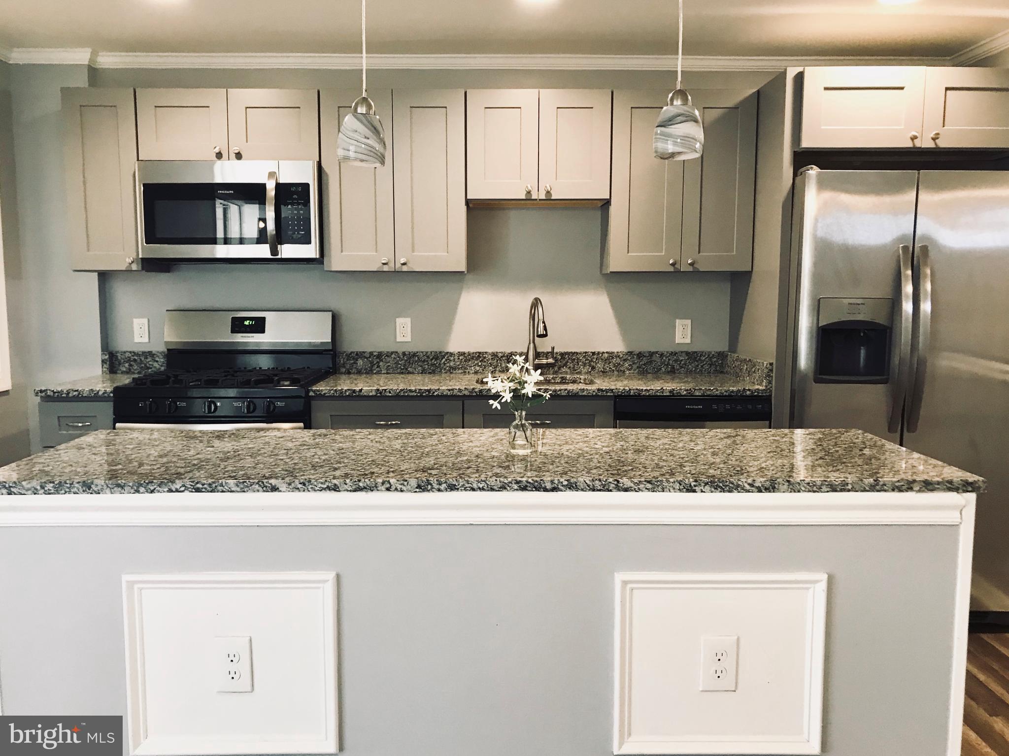 8190 North Boundary Road Baltimore, MD 21222 - Photo 3 of 12 Kitchen