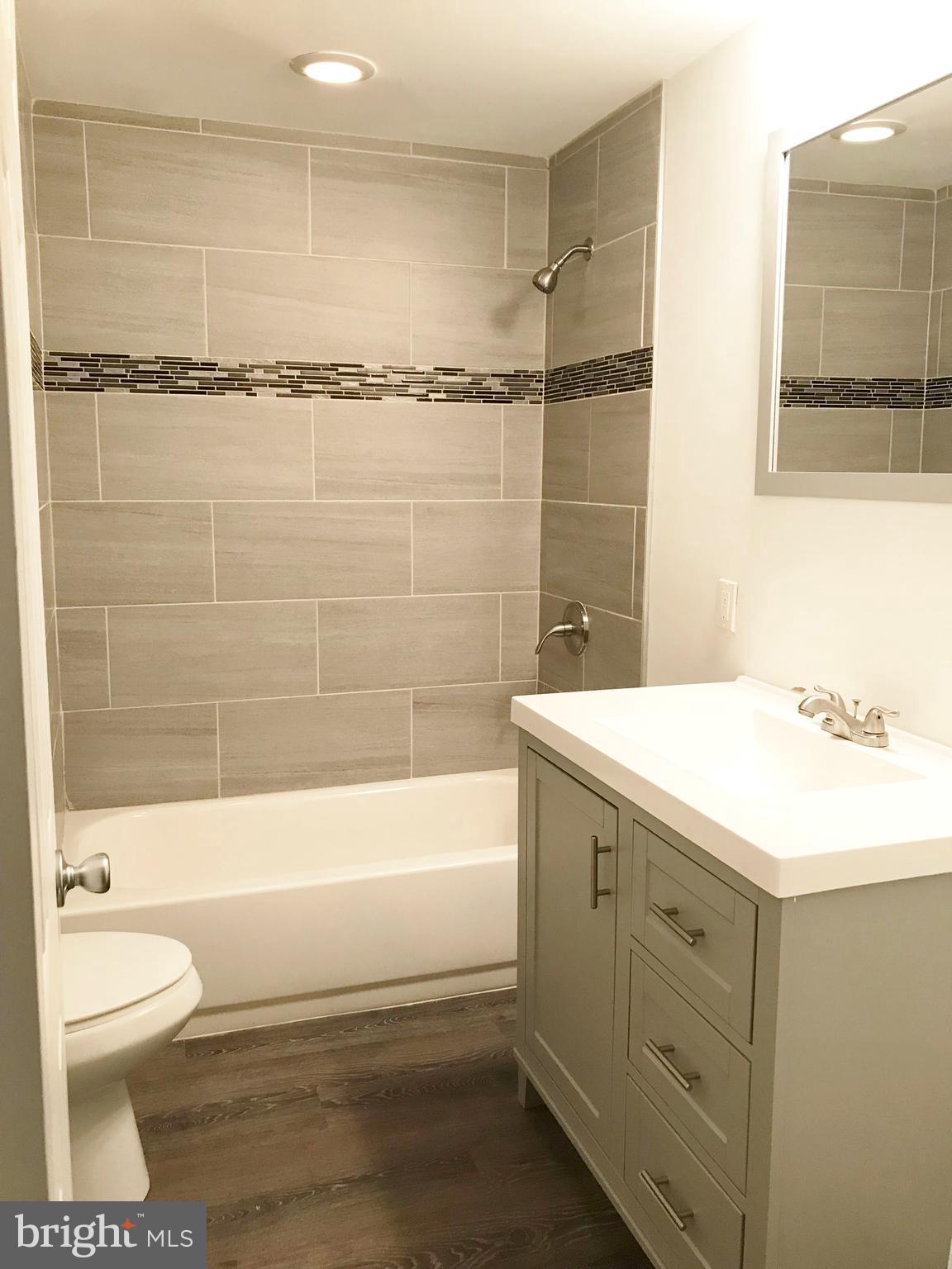 8190 North Boundary Road Baltimore, MD 21222 - Photo 8 of 12 Bath
