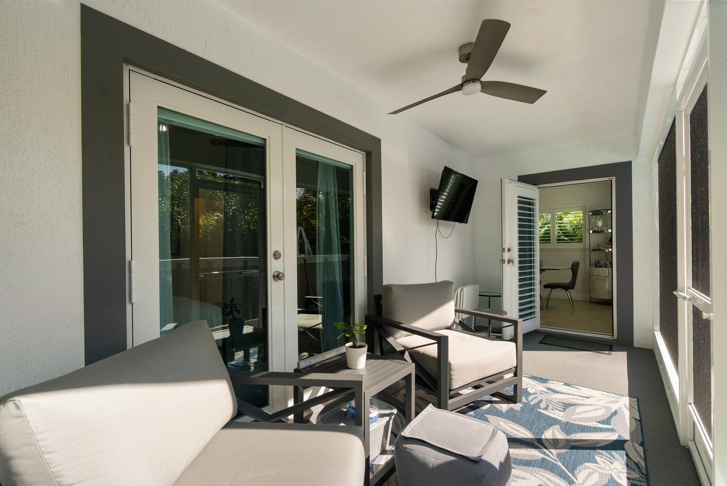 37 Bonefish Avenue Key Largo, FL 33037 - Photo 9 of 22 a view of a living room and dining room