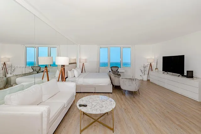 $7,500 | 2301 Collins Avenue, Unit 842, Miami Beach, FL 33139