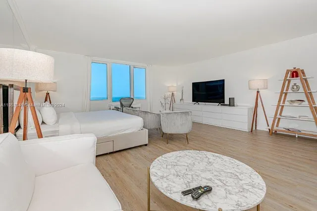 $7,500 | 2301 Collins Avenue, Unit 842, Miami Beach, FL 33139