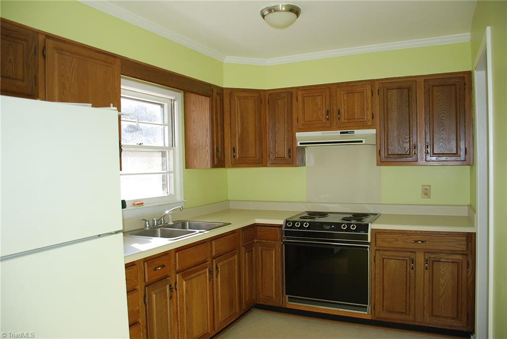 3514 Barbour Road Greensboro, NC 27406 - Photo 3 of 15 Gallery Image 3