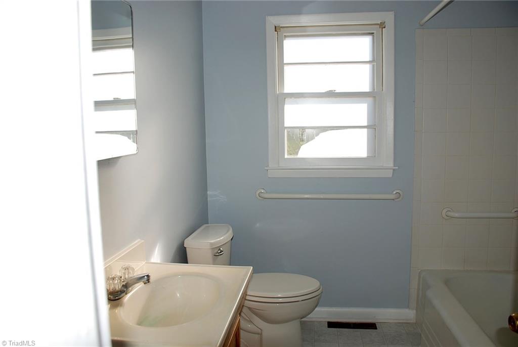 3514 Barbour Road Greensboro, NC 27406 - Photo 8 of 15 Gallery Image 8