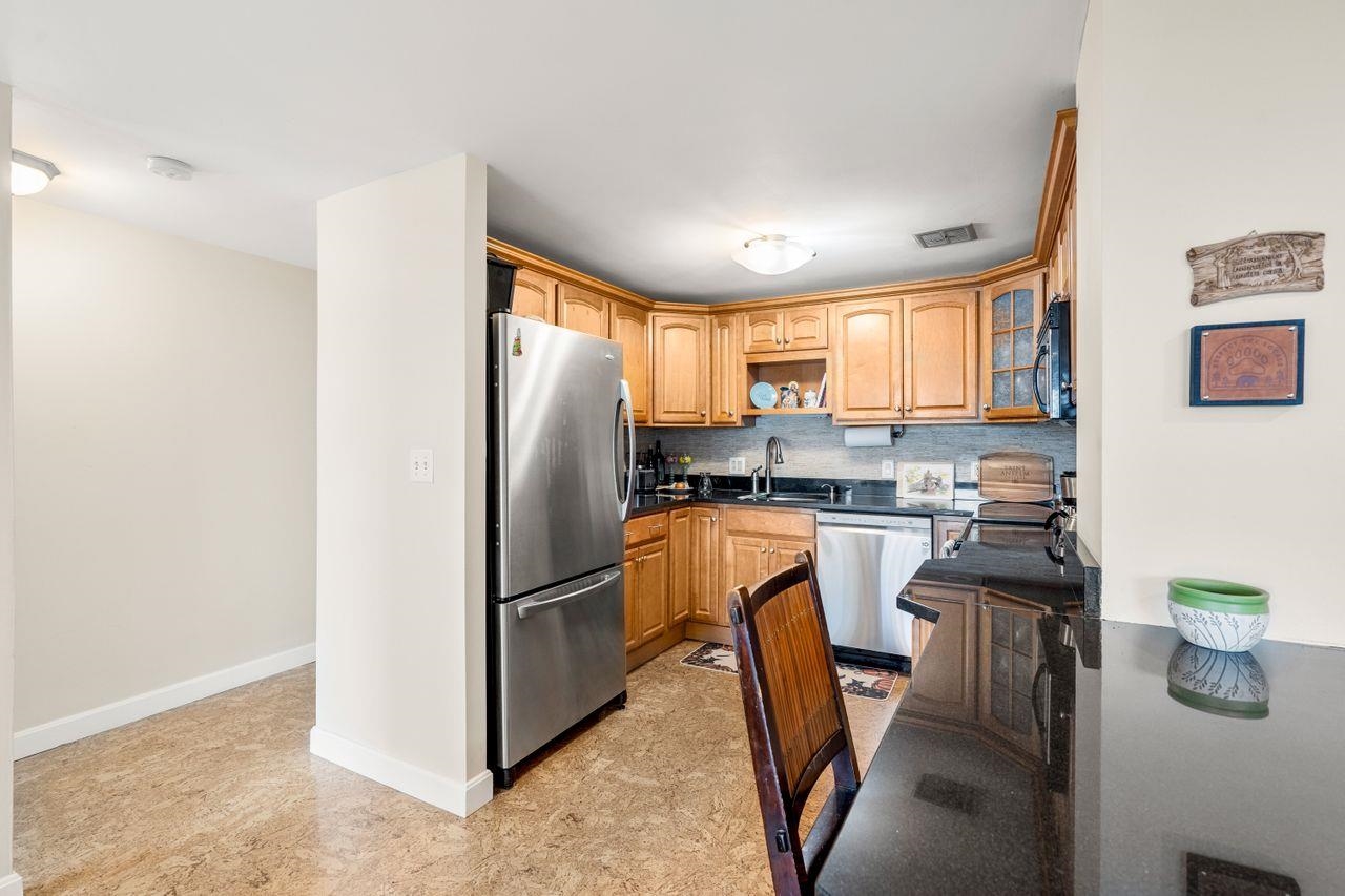 55 River Road, Unit 8C Manchester, NH 03104 - Photo 3 of 31 Gallery Image 3