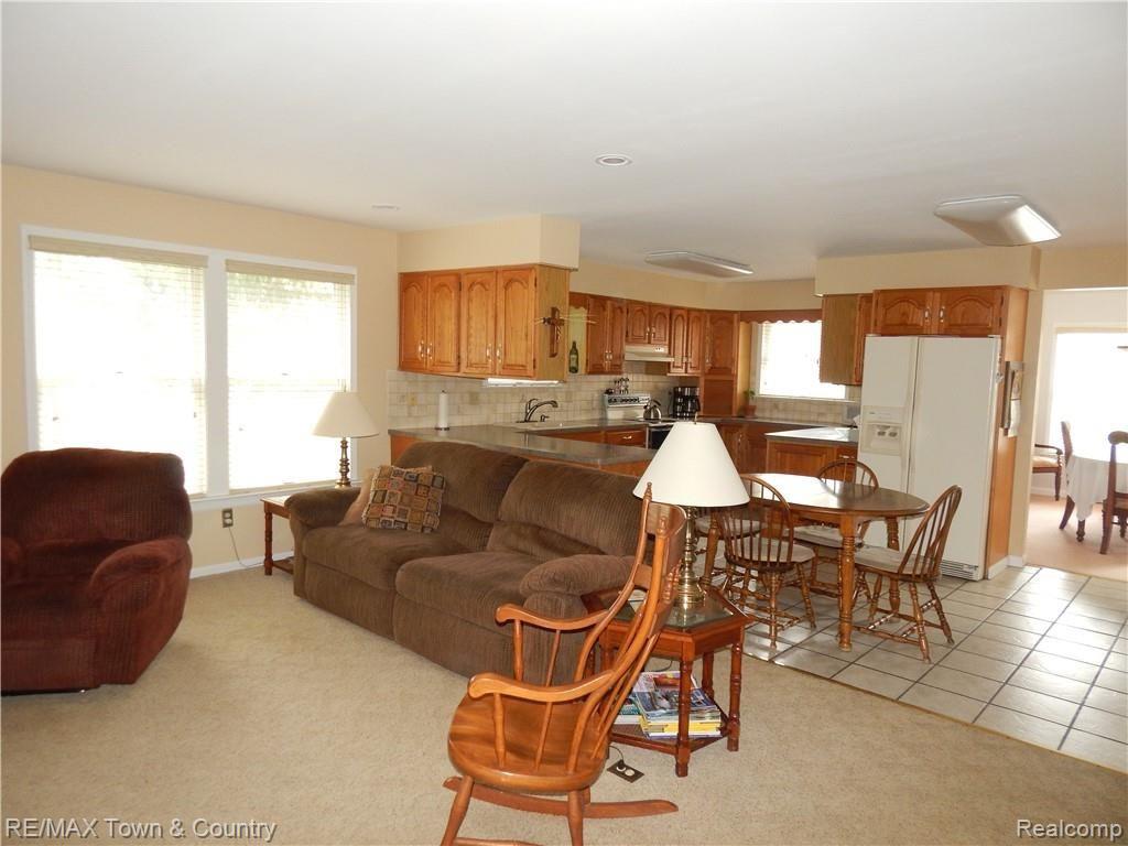 7355 Carpenter Road Flushing, MI 48433 - Photo 11 of 50 DSCN0363.JPG