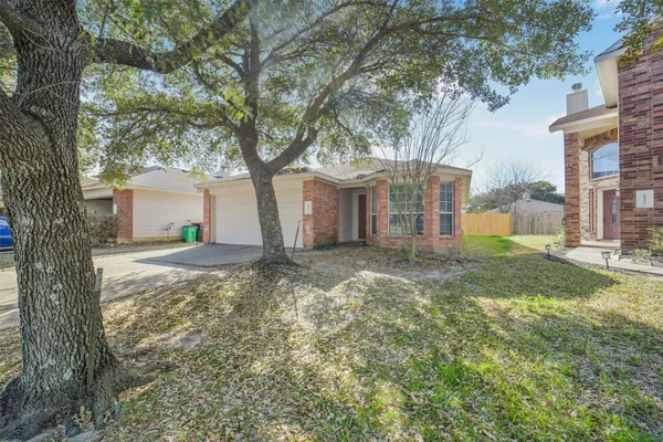 a front view of house with yard