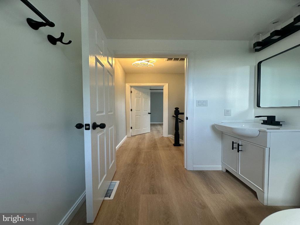 2507 Riggs Avenue Baltimore, MD 21216 - Photo 10 of 17 Full Bathroom Upper Level