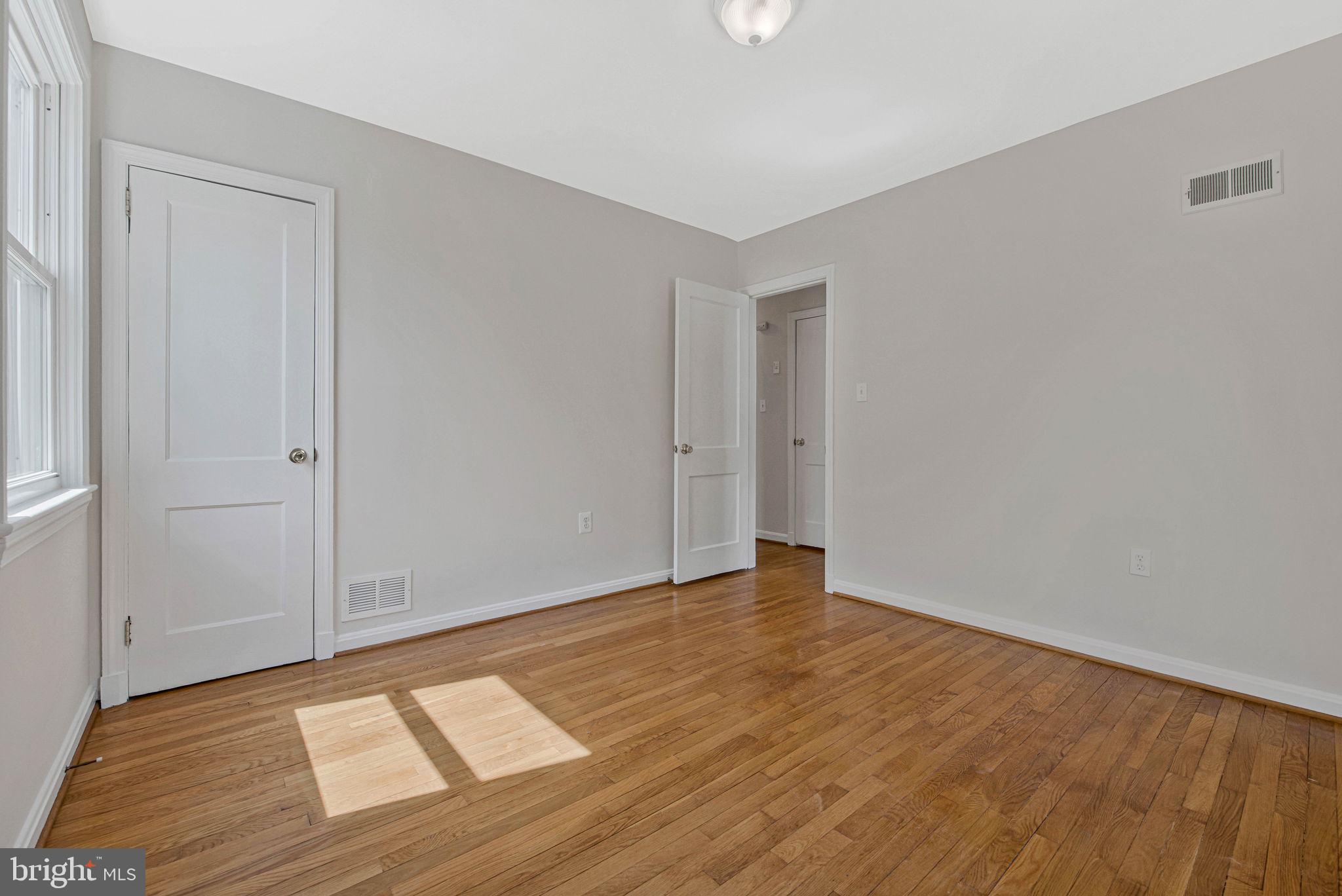 5007 Somerset Road Riverdale, MD 20737 - Photo 17 of 32 2nd bedroom