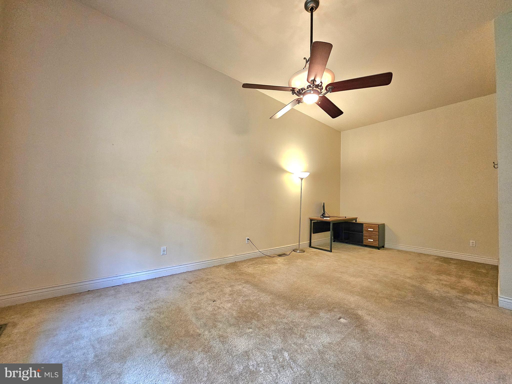 317 Adahi Road Southeast Vienna, VA 22180 - Photo 12 of 24 Front bedroom suite