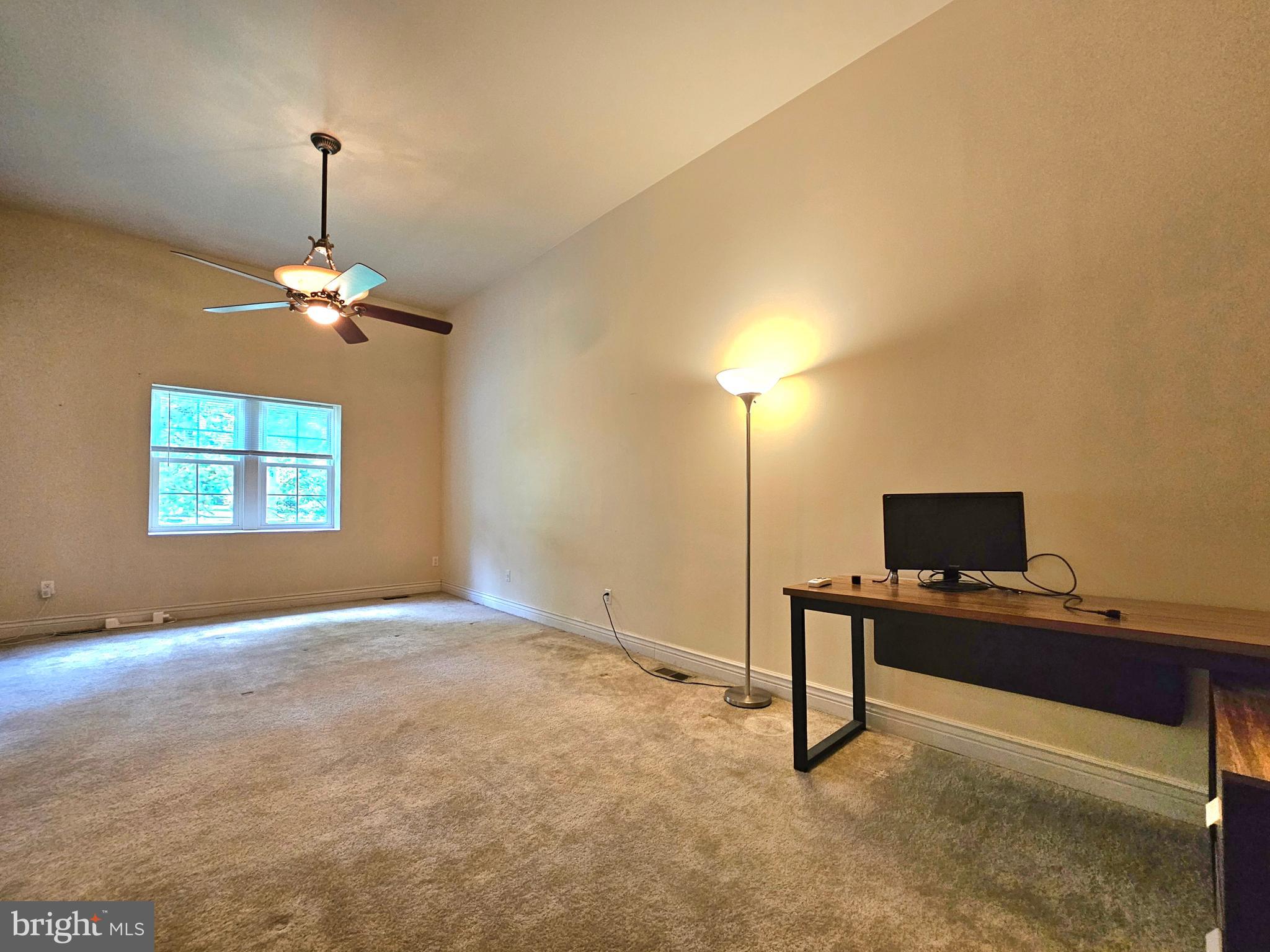 317 Adahi Road Southeast Vienna, VA 22180 - Photo 14 of 24 Front bedroom suite