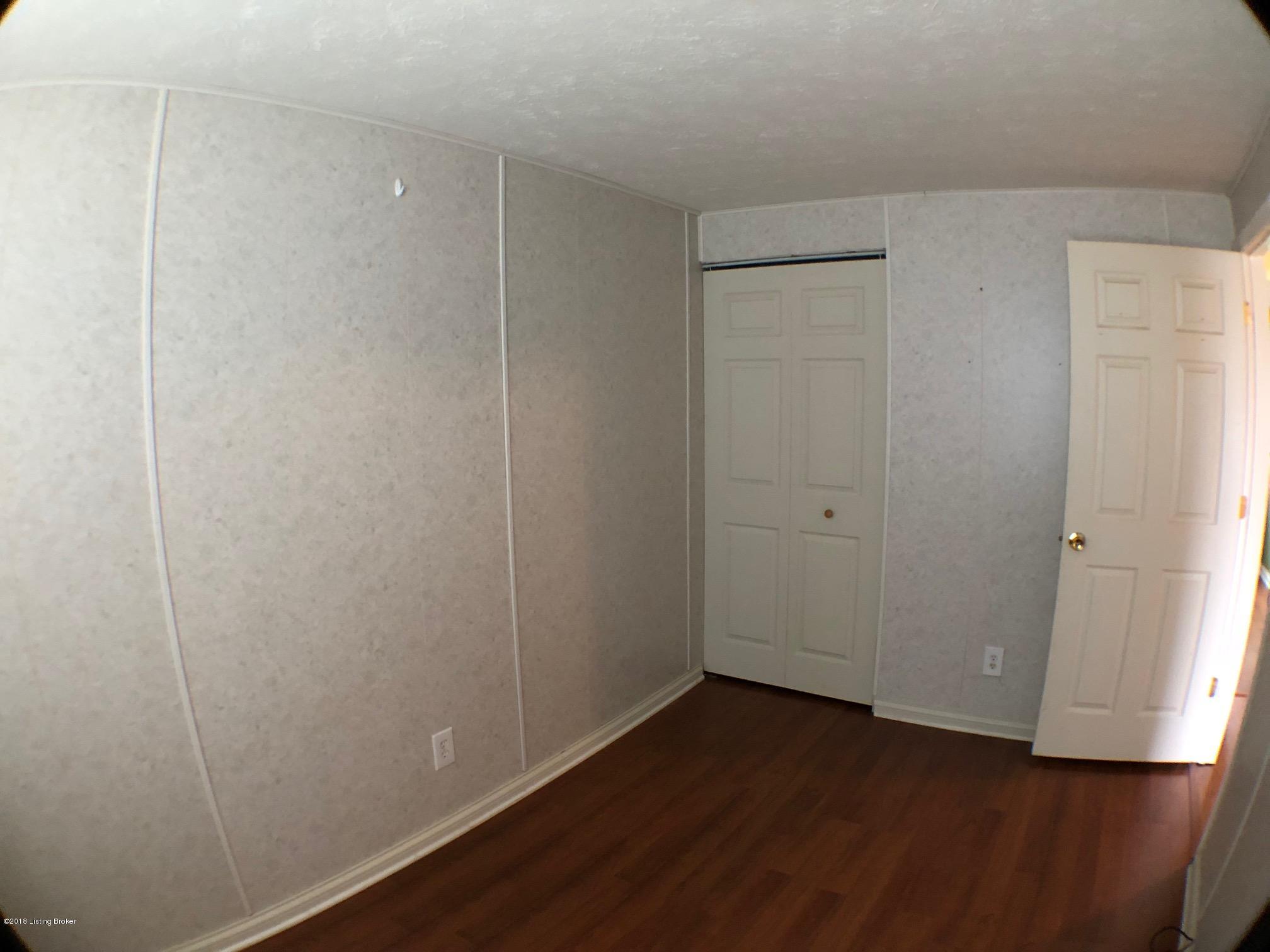 11422 Angelina Road Louisville, KY 40229 - Photo 15 of 21 BR 3