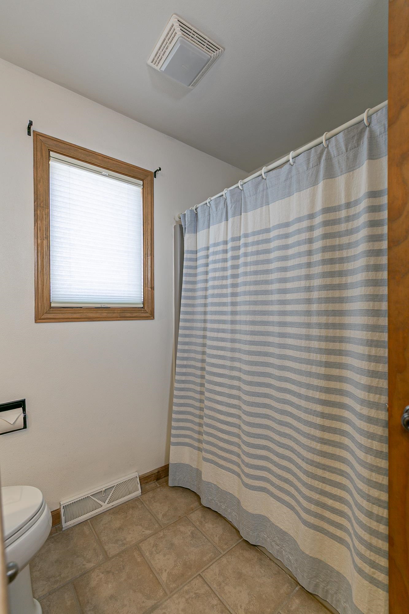 2190 Hidden Creek Road Neenah, WI 54956 - Photo 20 of 39