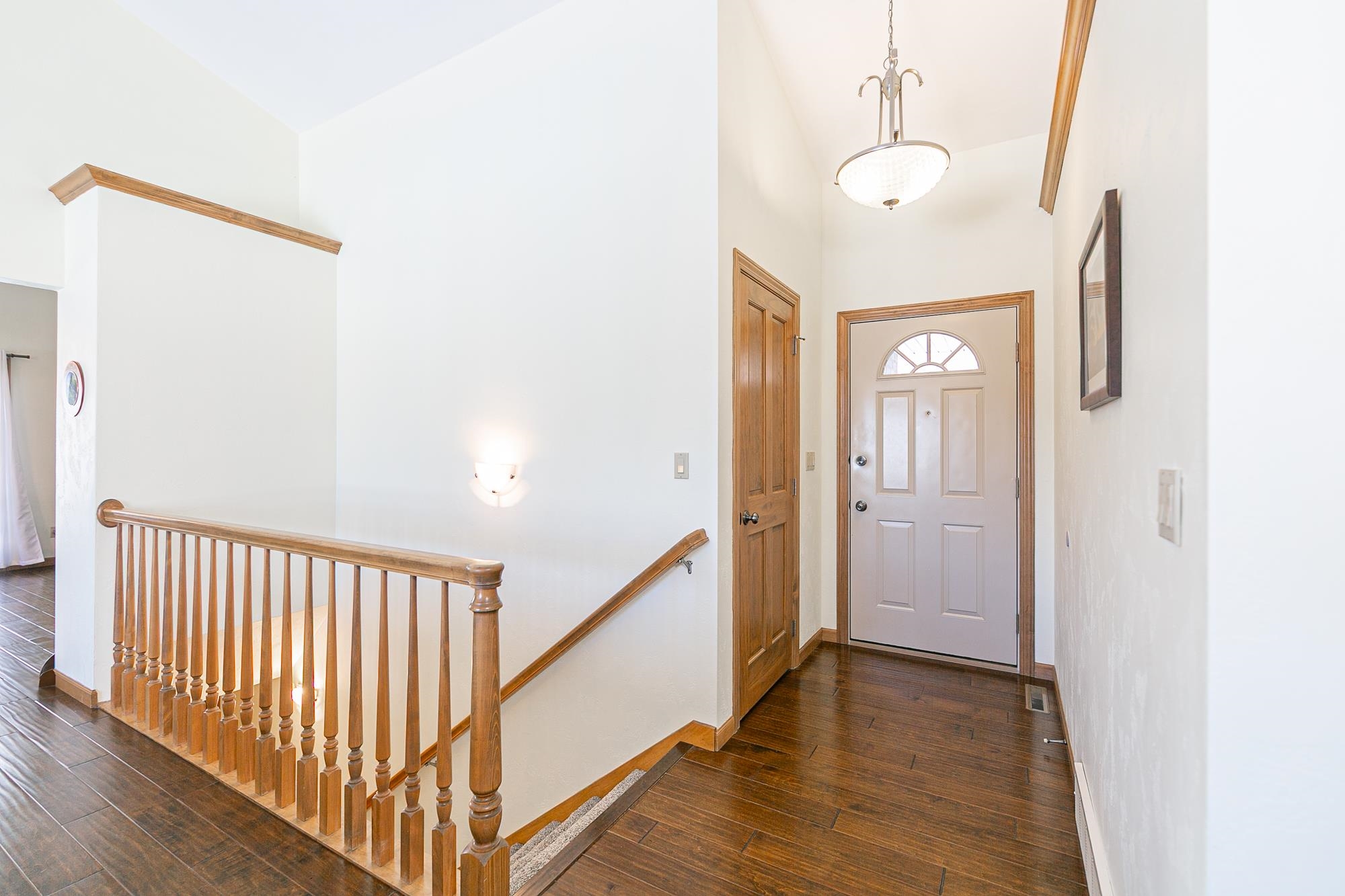 2190 Hidden Creek Road Neenah, WI 54956 - Photo 3 of 39