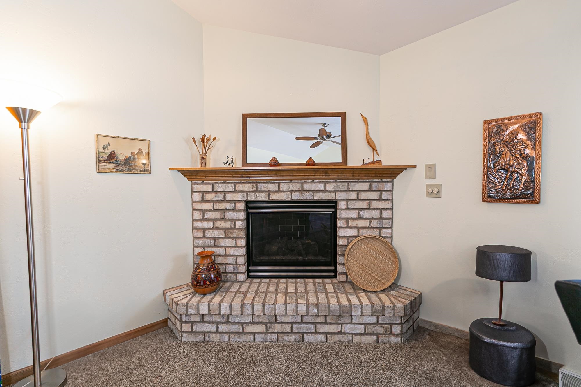 2190 Hidden Creek Road Neenah, WI 54956 - Photo 7 of 39