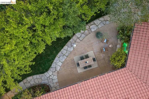 $2,290,000 | 12131 Skyline Boulevard, Oakland, CA 94619