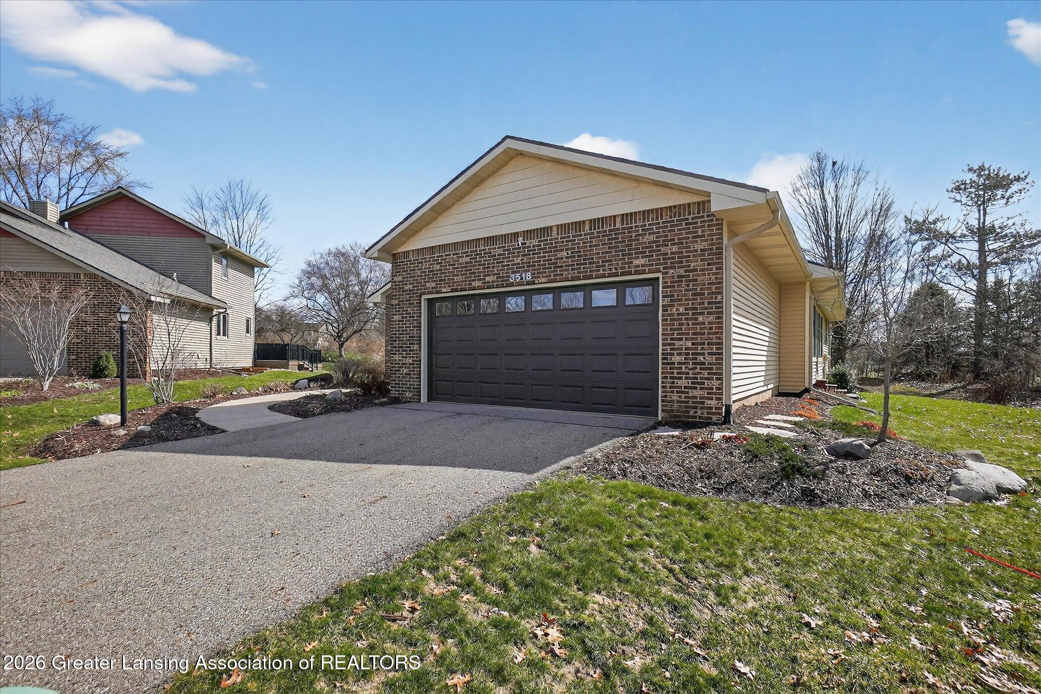 3518 Apple Valley Road Okemos, MI 48864 - Photo 4 of 53 04-3518-Apple-Valley-Rd-Okemos-MI-48864-