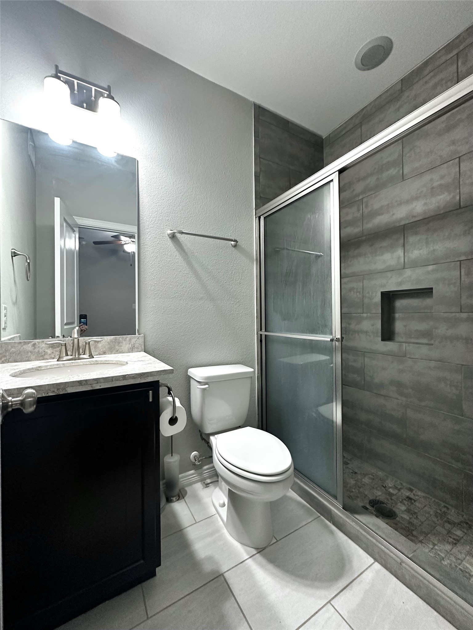1621 Shearn Street Houston, TX 77007 - Photo 29 of 45 a bathroom with a sink toilet and shower
