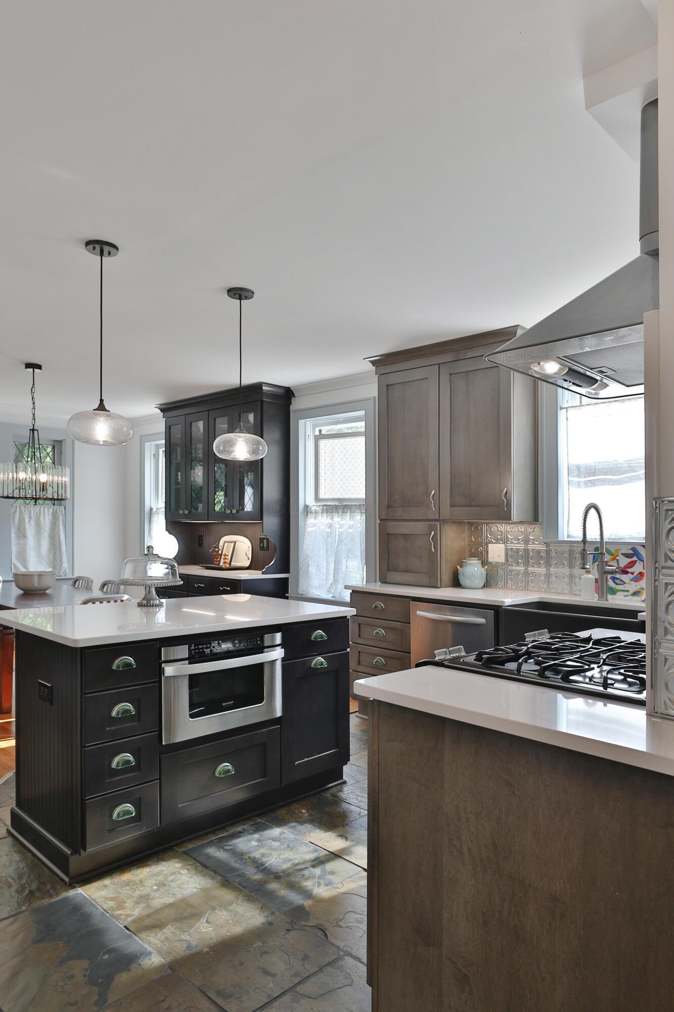 67 West Cooke Road Columbus, OH 43214 - Photo 23 of 57 Eat-in Kitchen