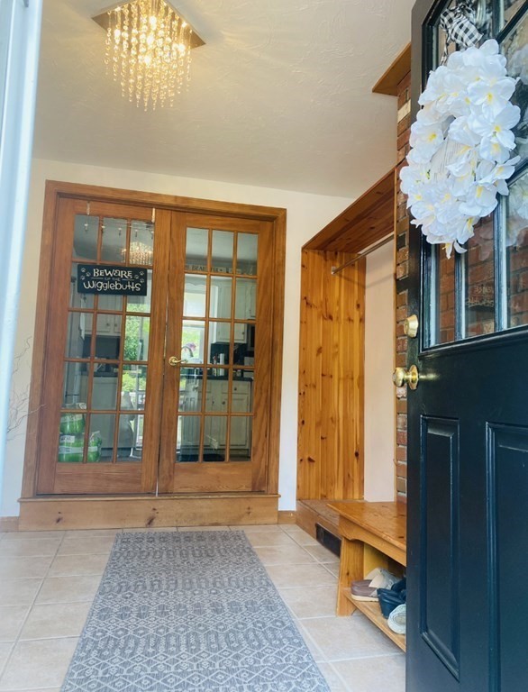 37 Beach Point Road Lancaster, MA 01523 - Photo 3 of 14